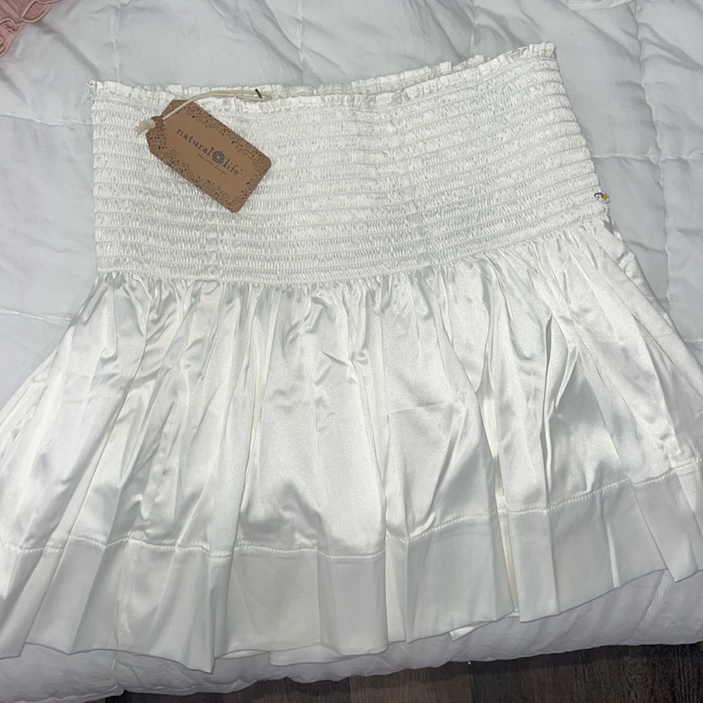 Natural Life Medium Shorts
